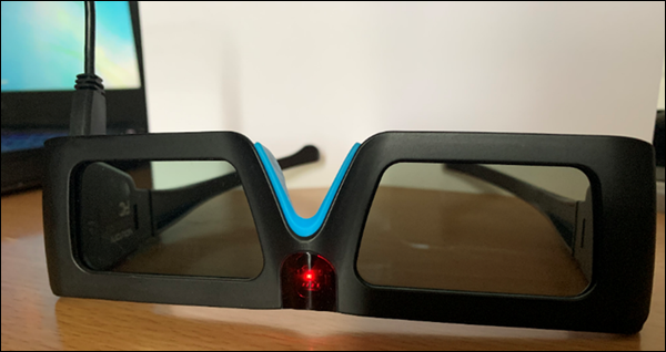 Volfoni stereoscopic glasses charging